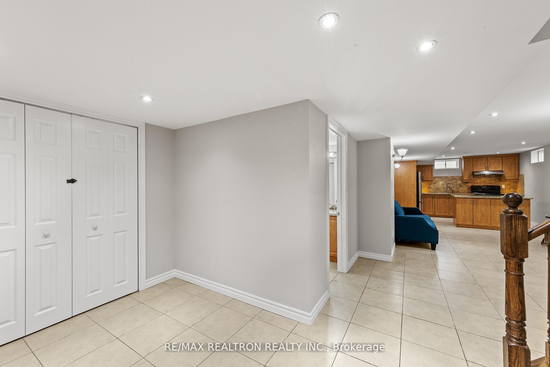 42 Reginald Lamb Cres