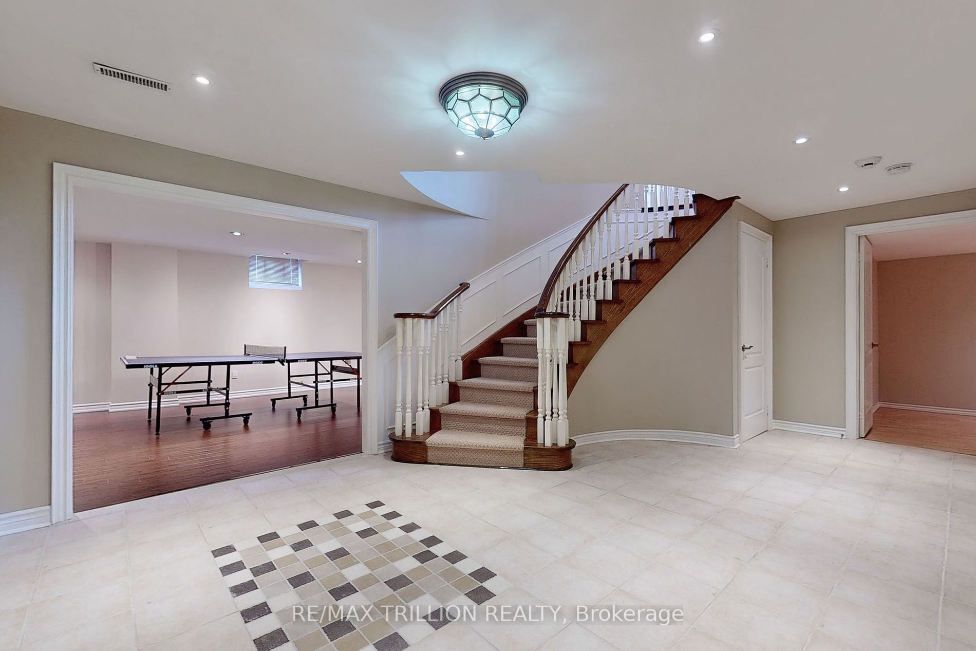 2 Avery Court