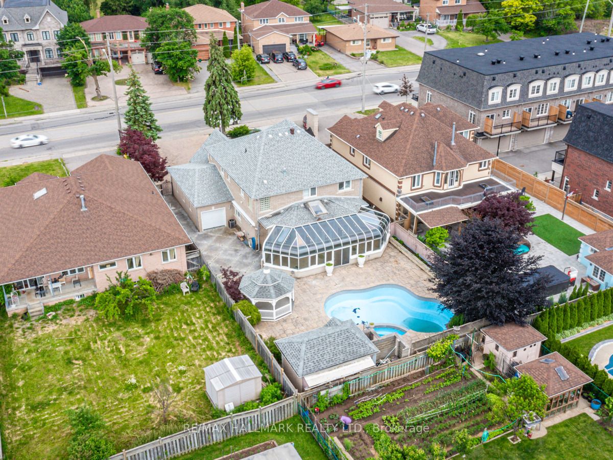 138 Elgin Mills Rd W