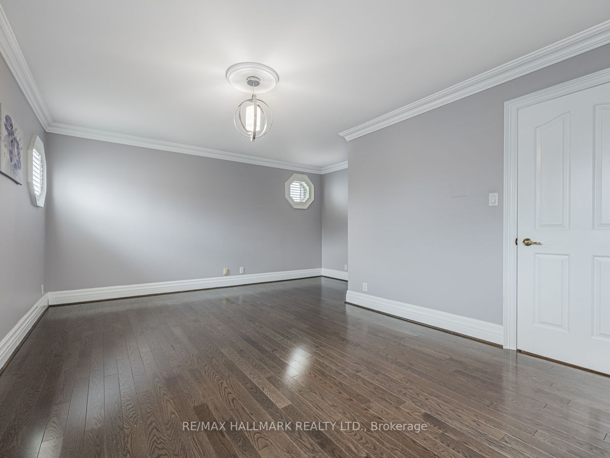 138 Elgin Mills Rd W