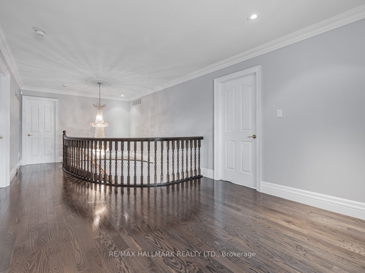 138 Elgin Mills Rd W