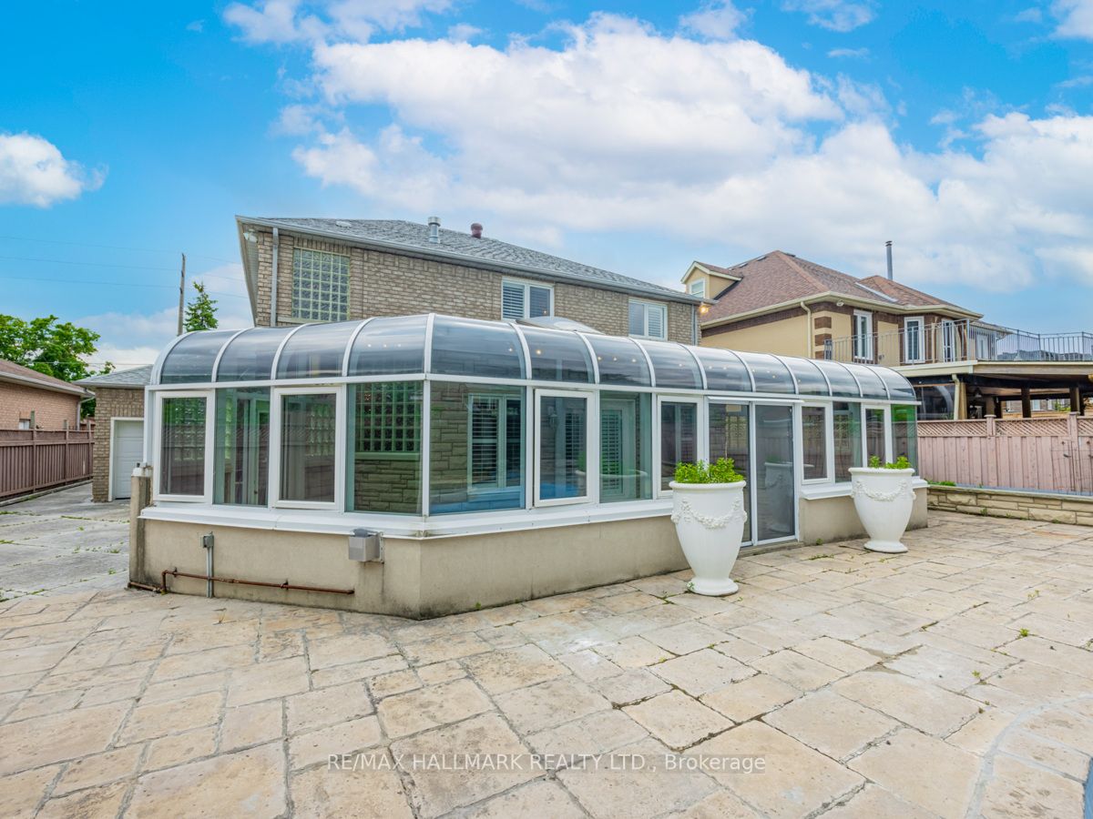138 Elgin Mills Rd W