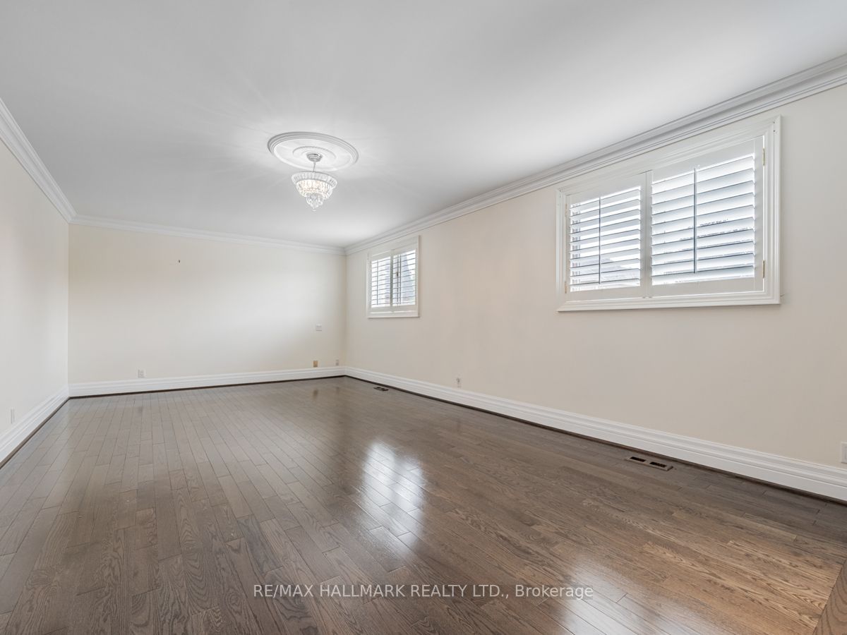 138 Elgin Mills Rd W