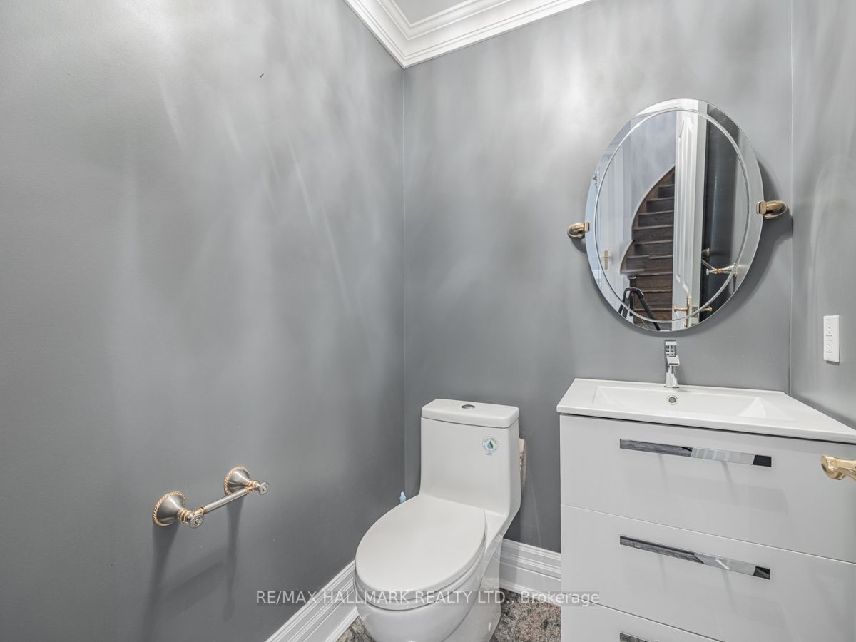 138 Elgin Mills Rd W