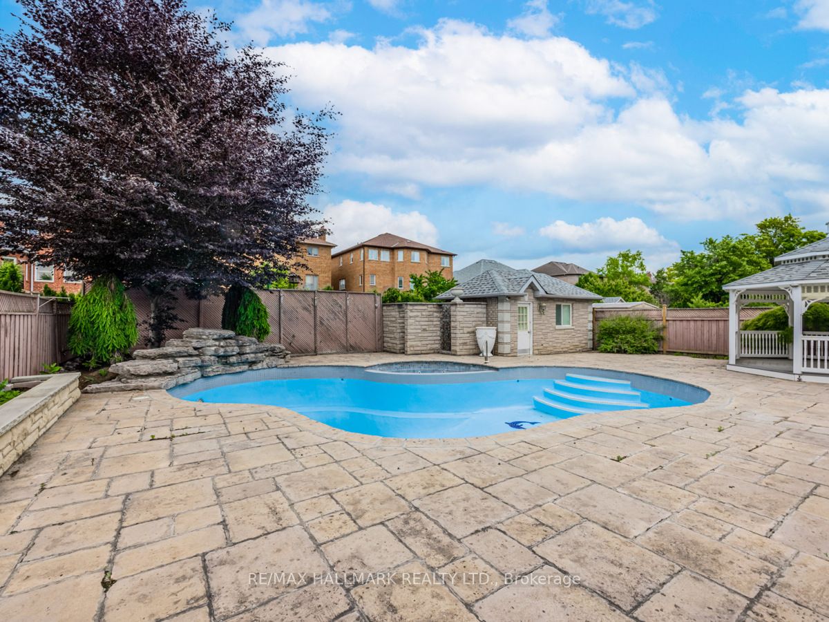 138 Elgin Mills Rd W