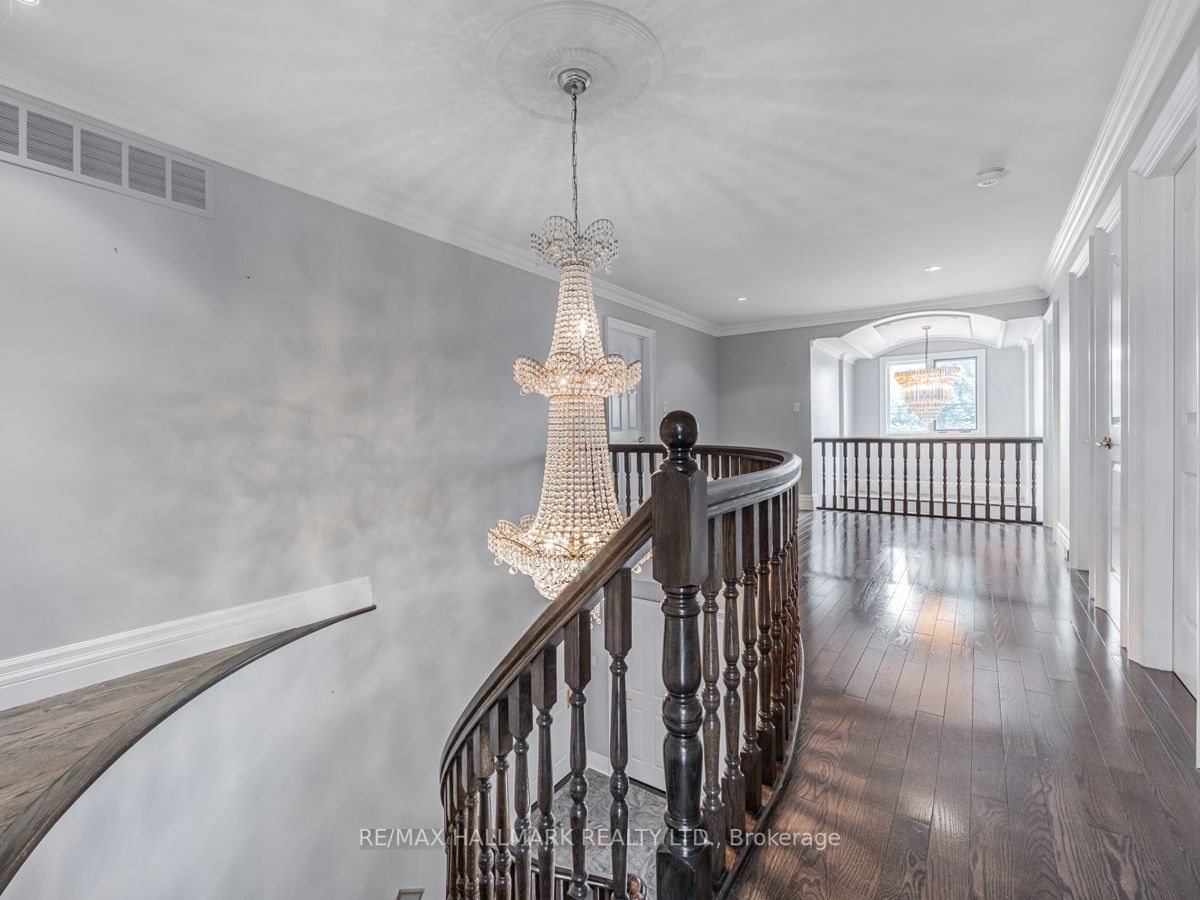 138 Elgin Mills Rd W