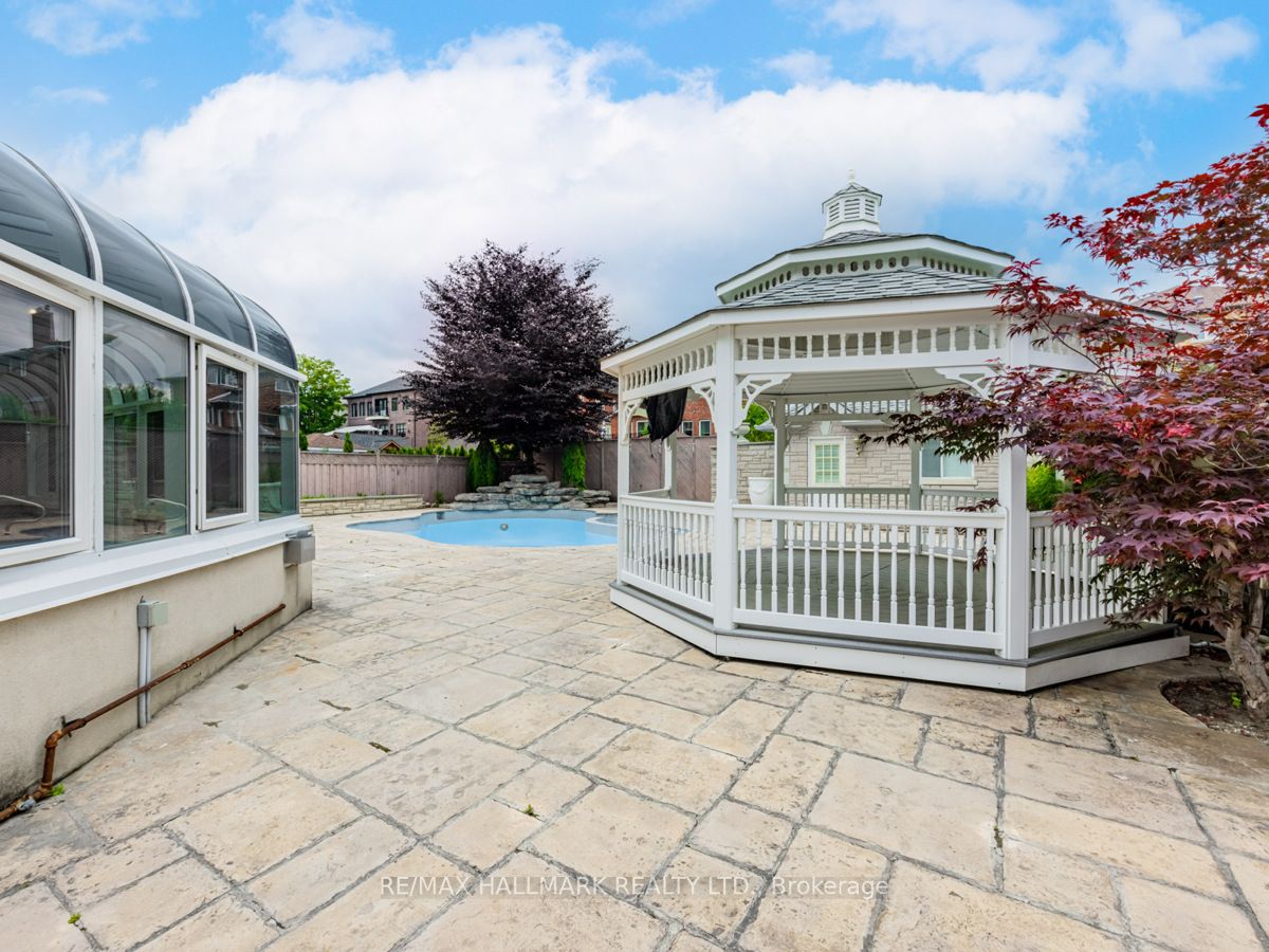 138 Elgin Mills Rd W