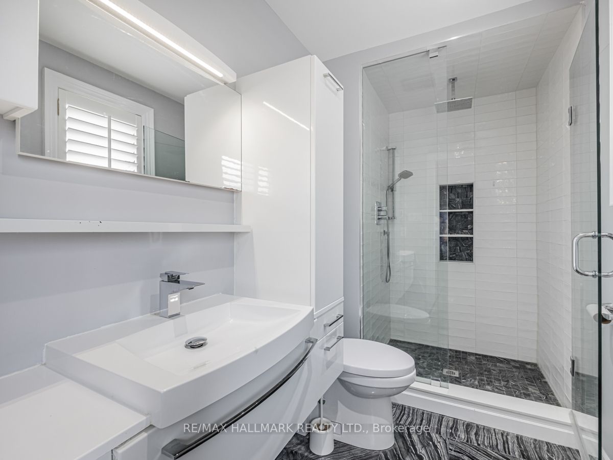 138 Elgin Mills Rd W