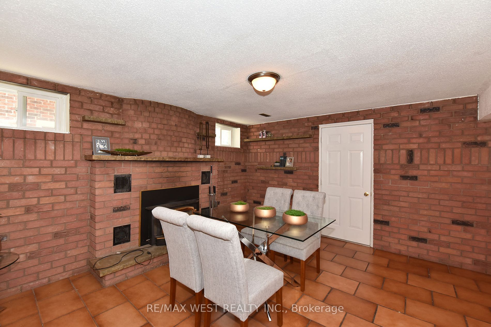 65 Ashburn Crescent