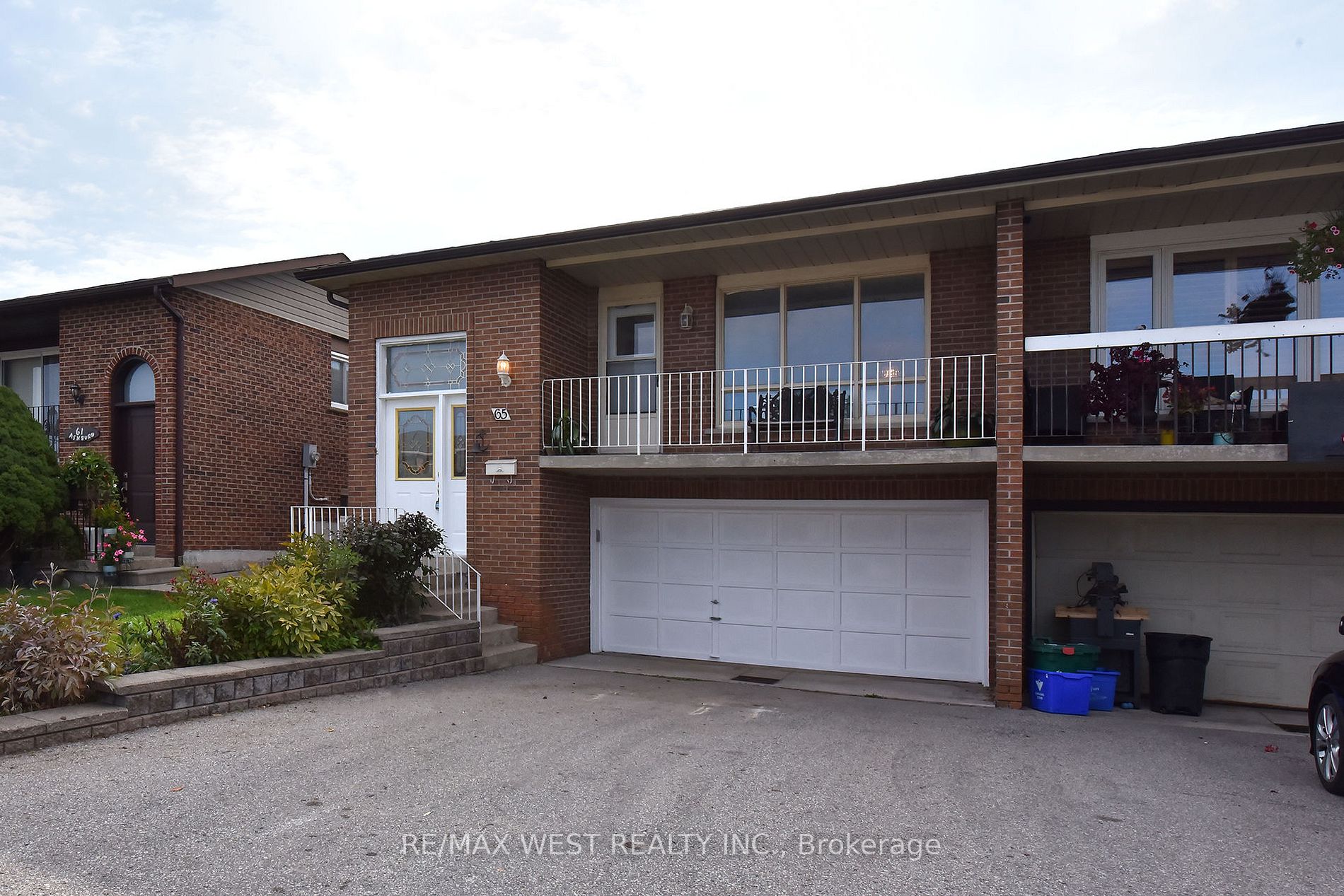 65 Ashburn Crescent