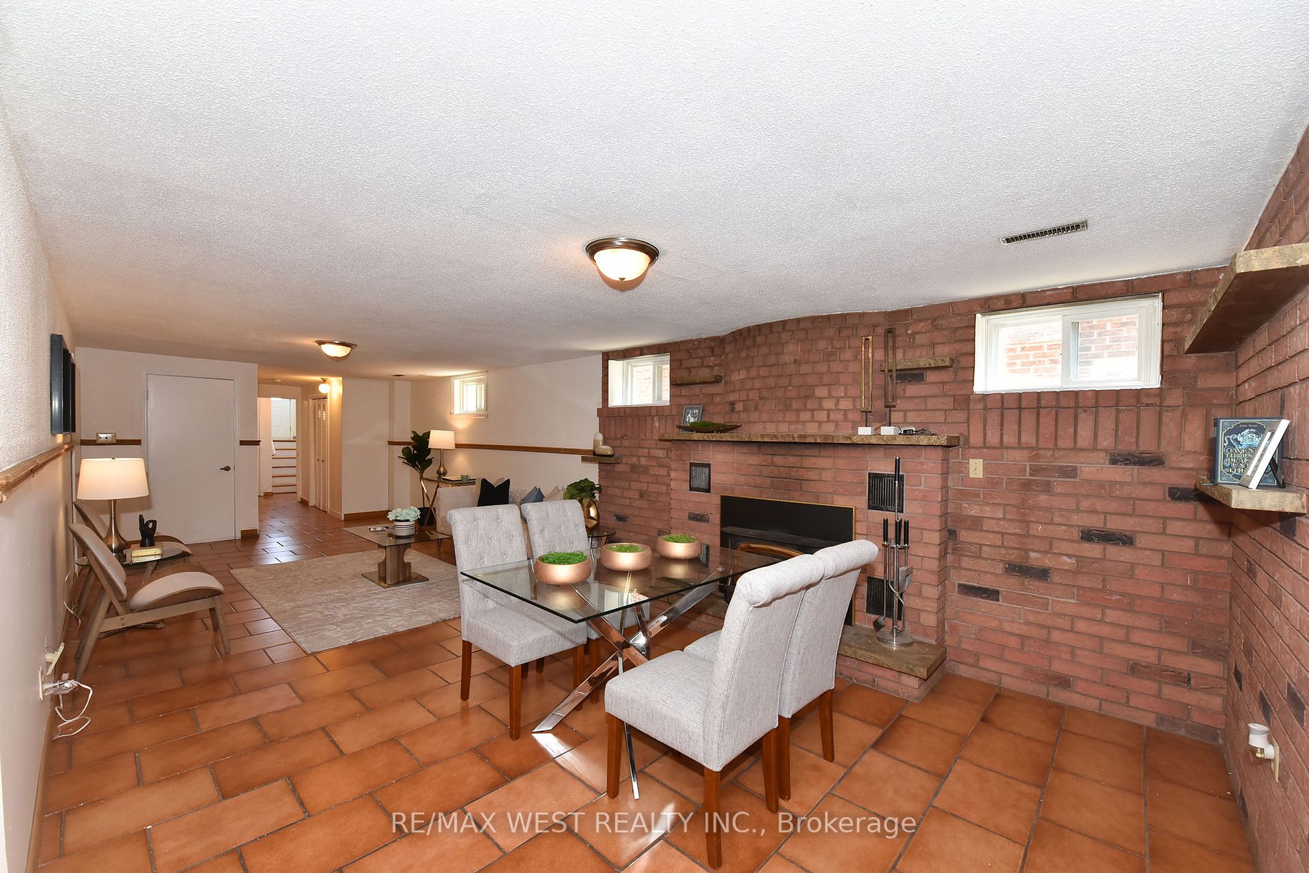 65 Ashburn Crescent