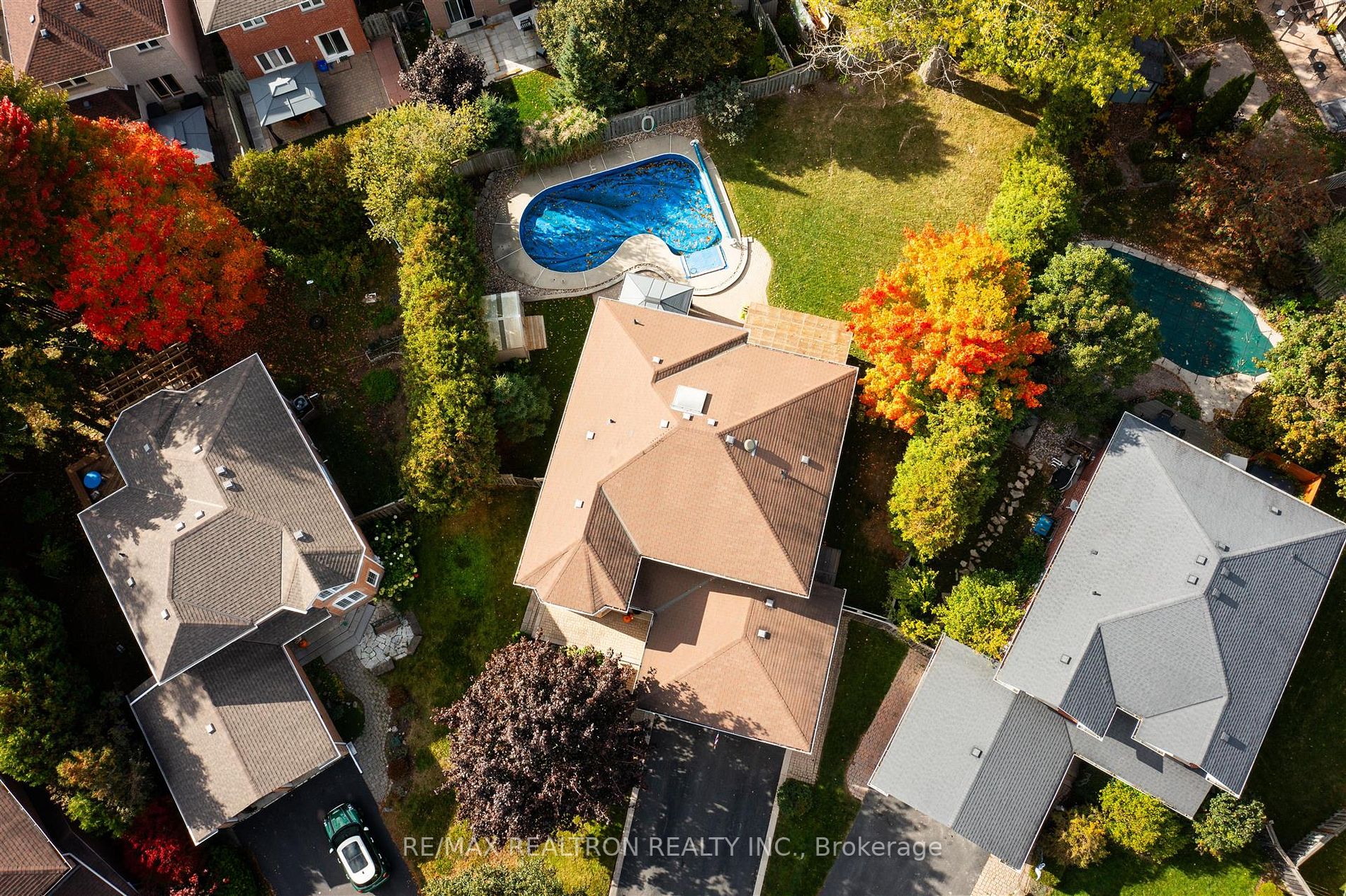 561 Roeder Crt