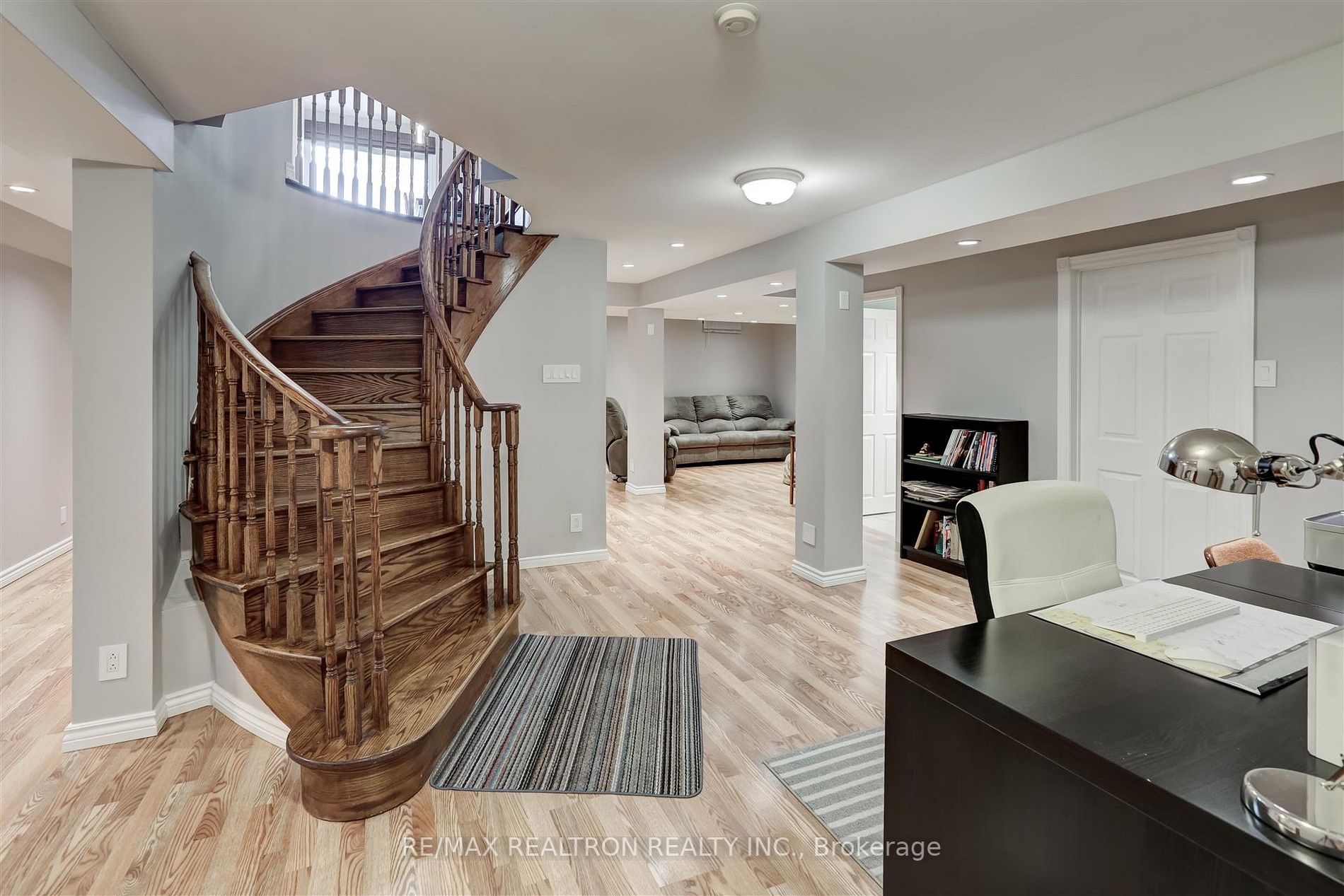 561 Roeder Crt