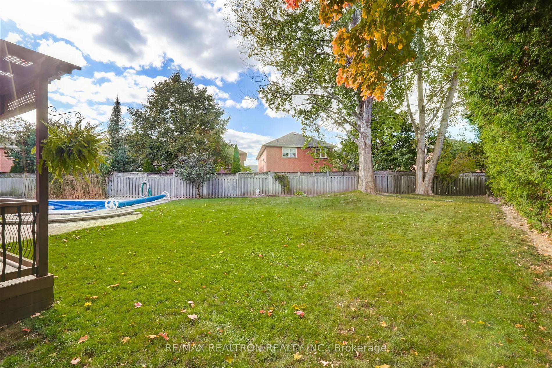 561 Roeder Crt