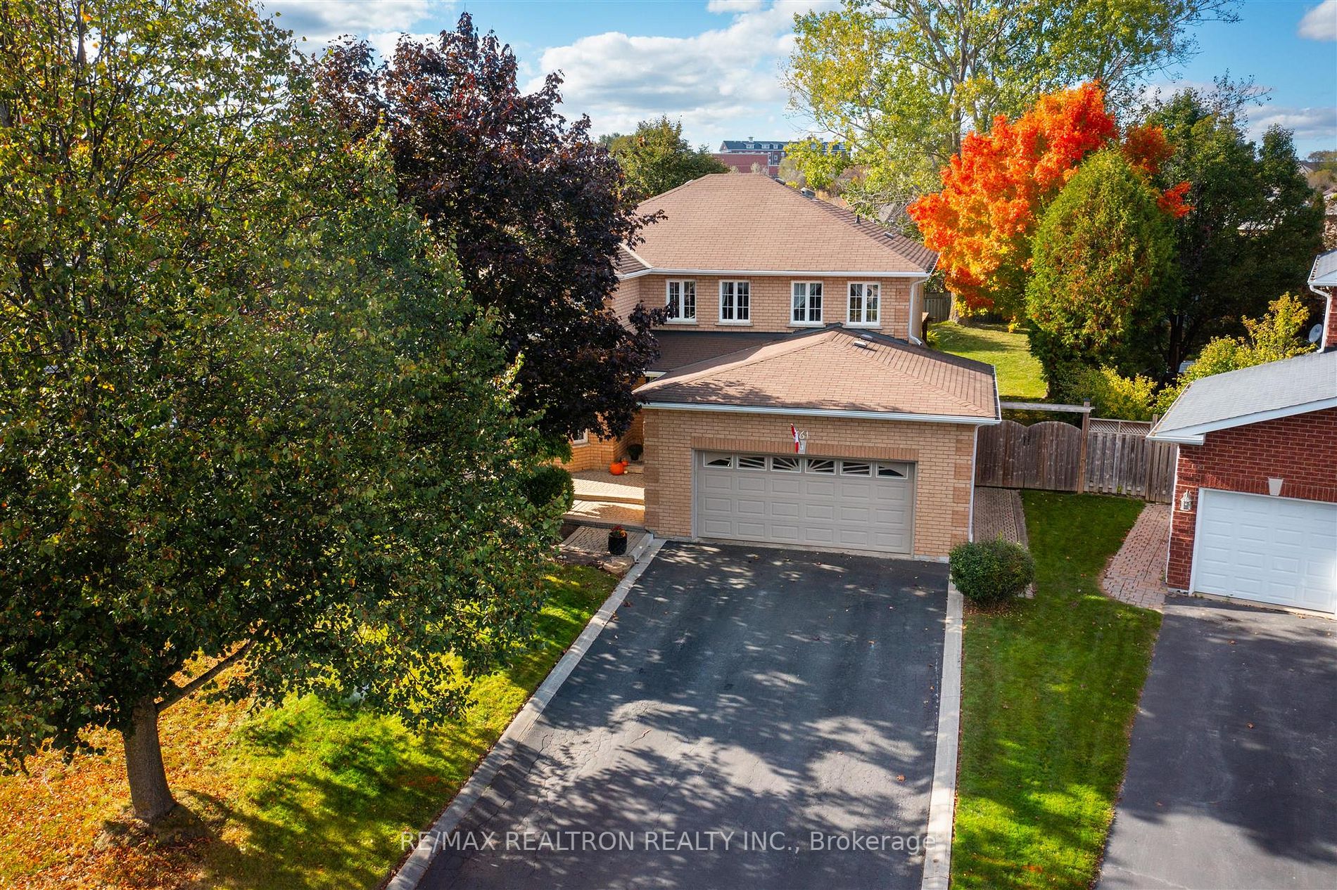 561 Roeder Crt
