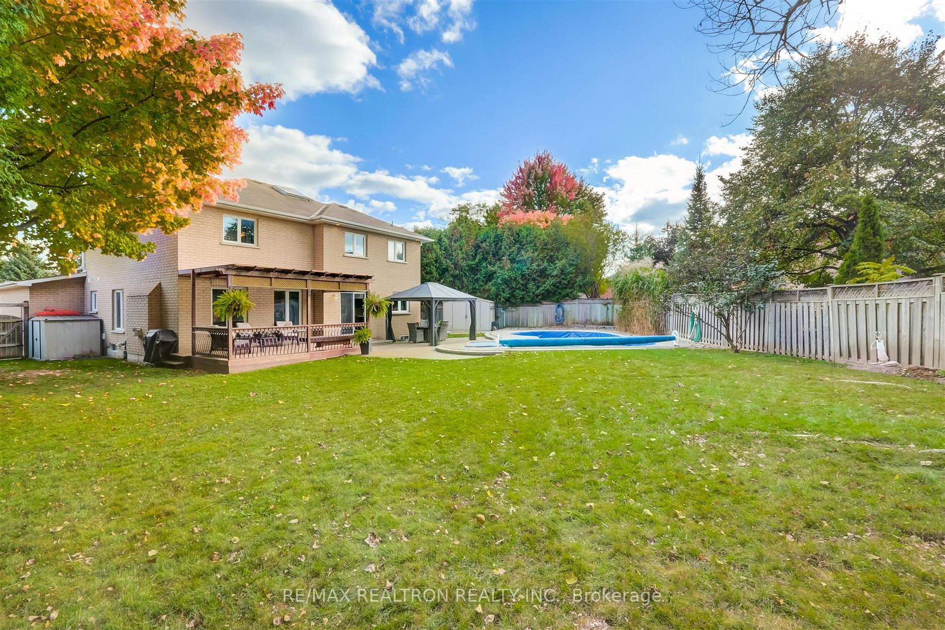 561 Roeder Crt