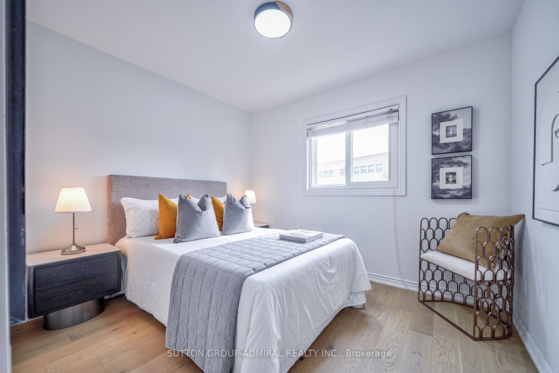 350 Pickering Cres