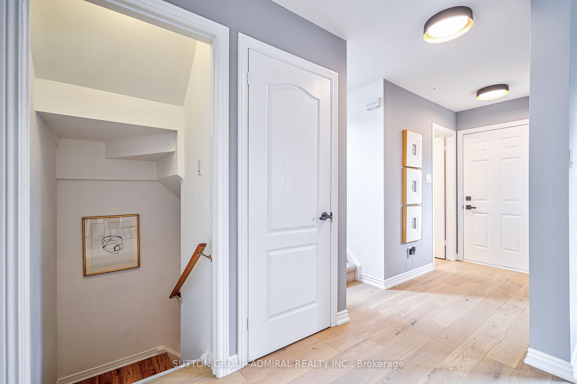 350 Pickering Cres