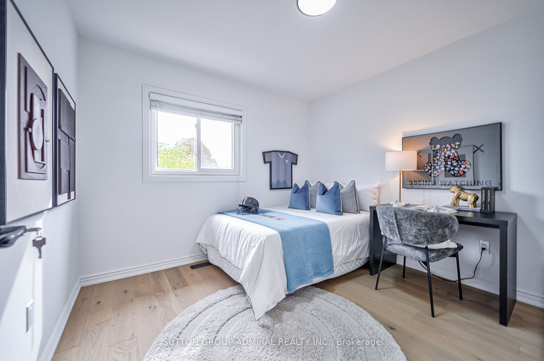 350 Pickering Cres
