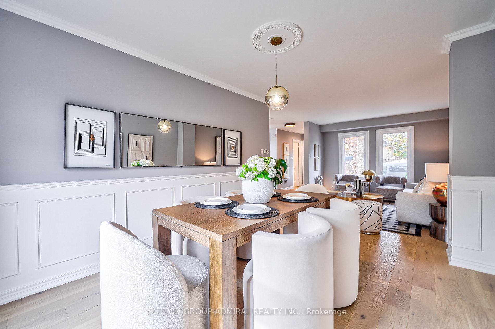 350 Pickering Cres