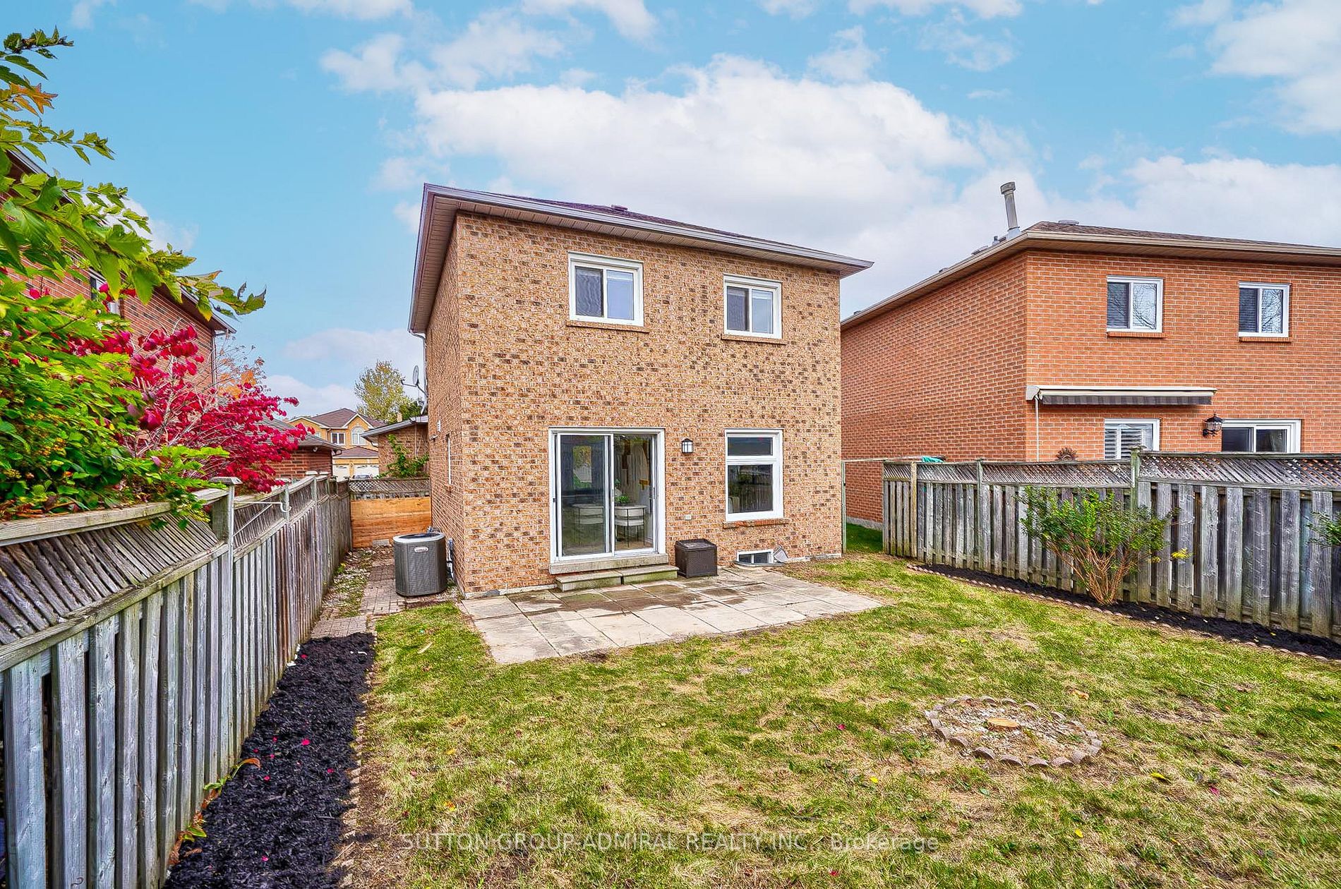 350 Pickering Cres