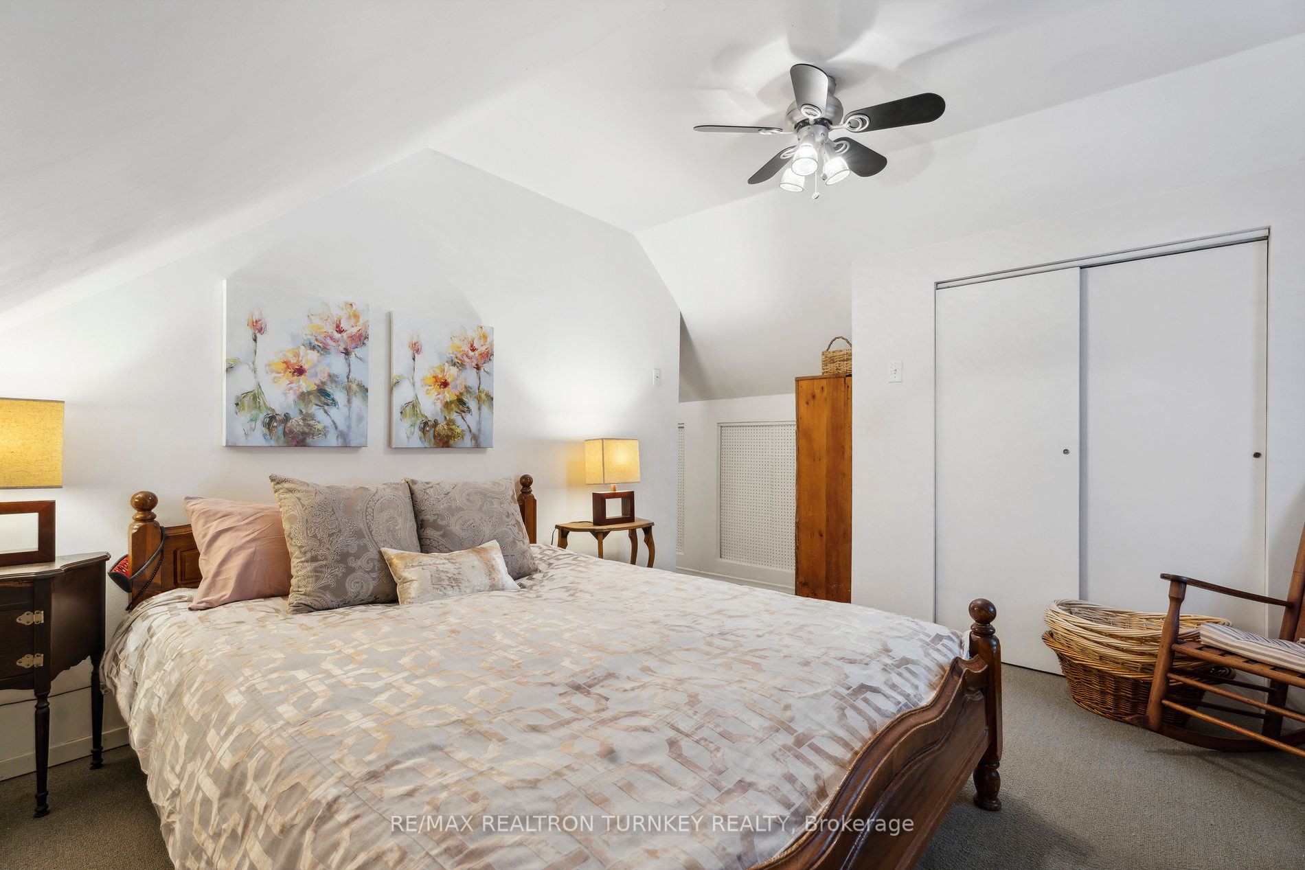 2872 Mount Albert Rd