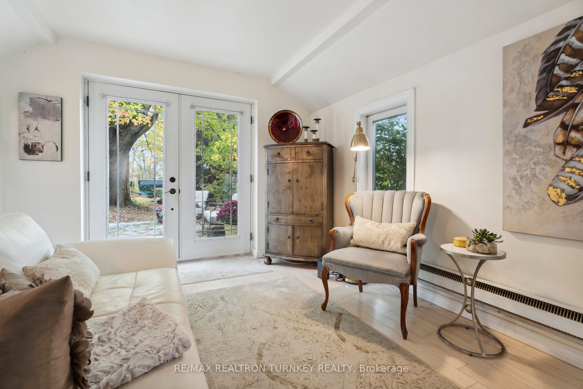 2872 Mount Albert Rd