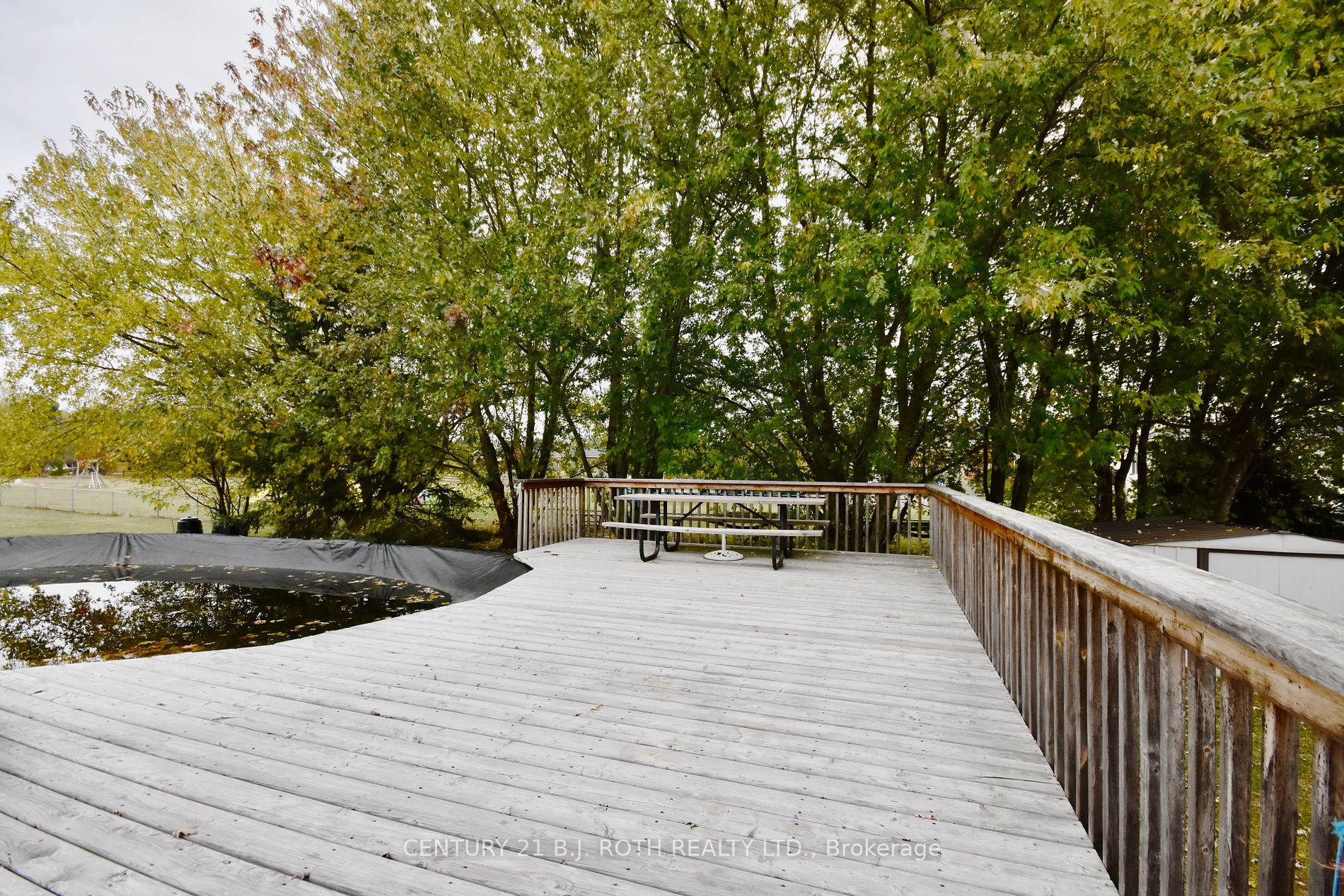22 Pineview Tr
