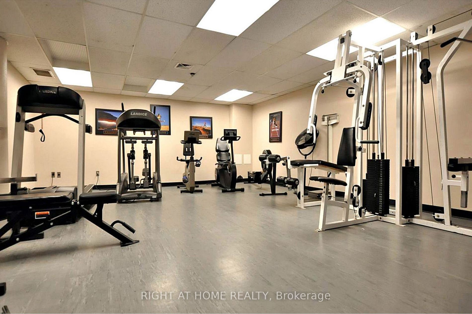 60 Inverlochy Blvd, #806