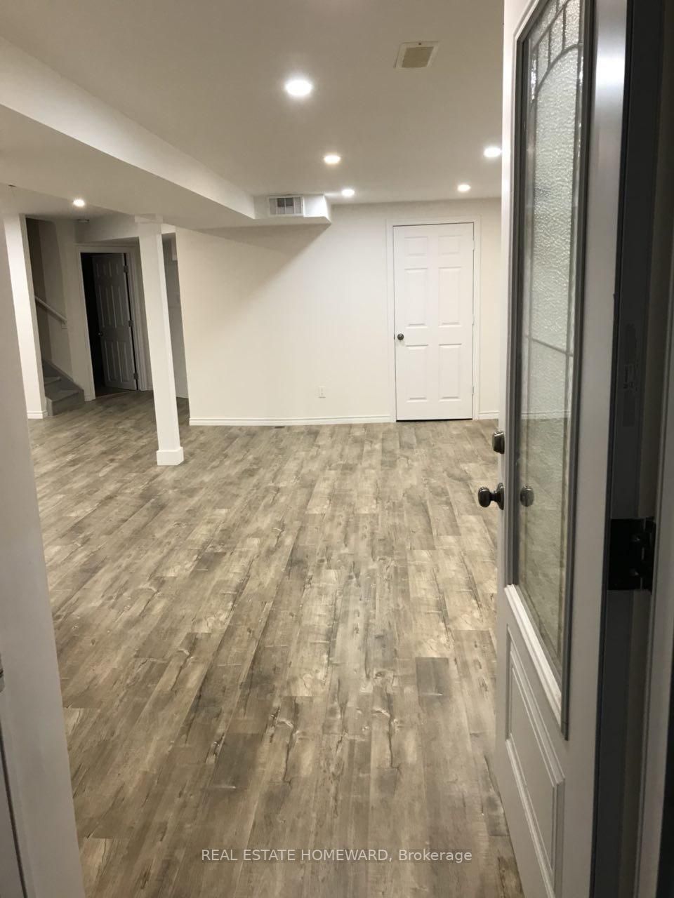 136 Aishford Rd, #W/O