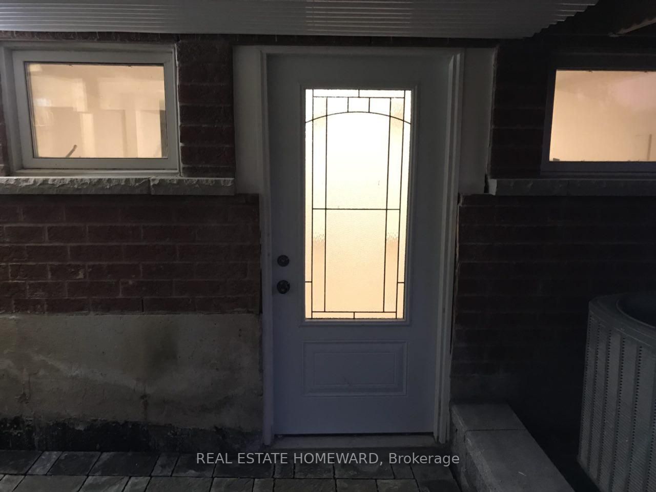 136 Aishford Rd, #W/O