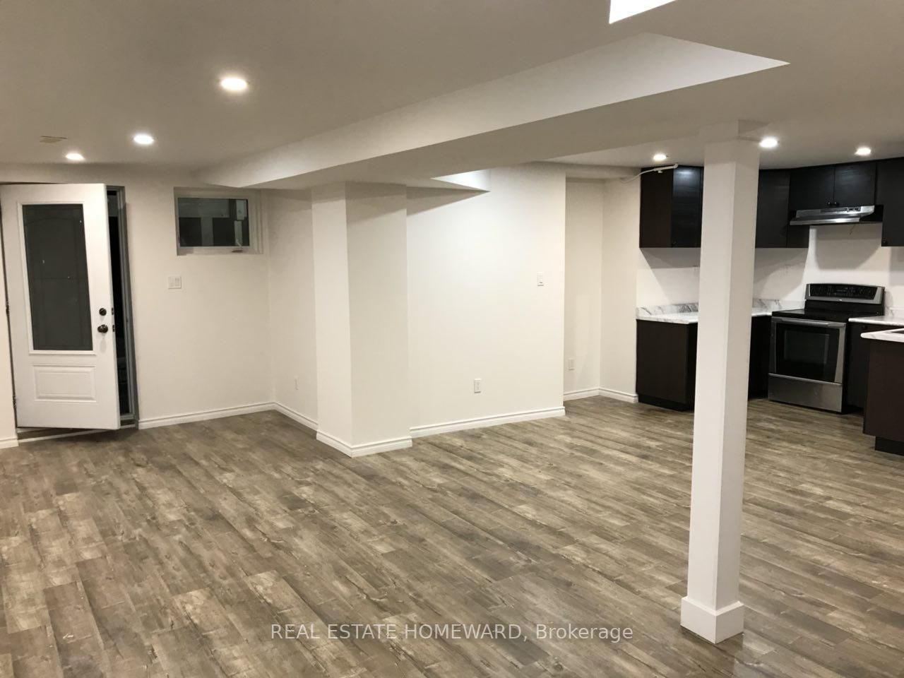 136 Aishford Rd, #W/O