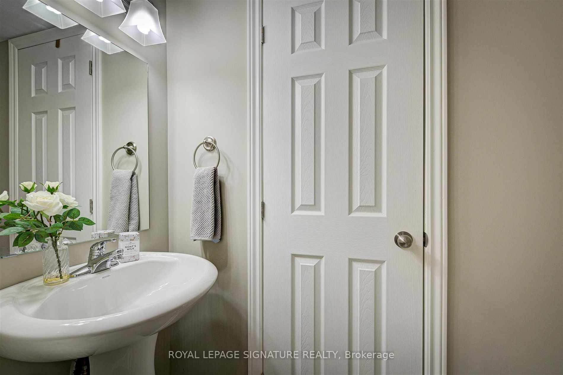 100 Expedition Cres