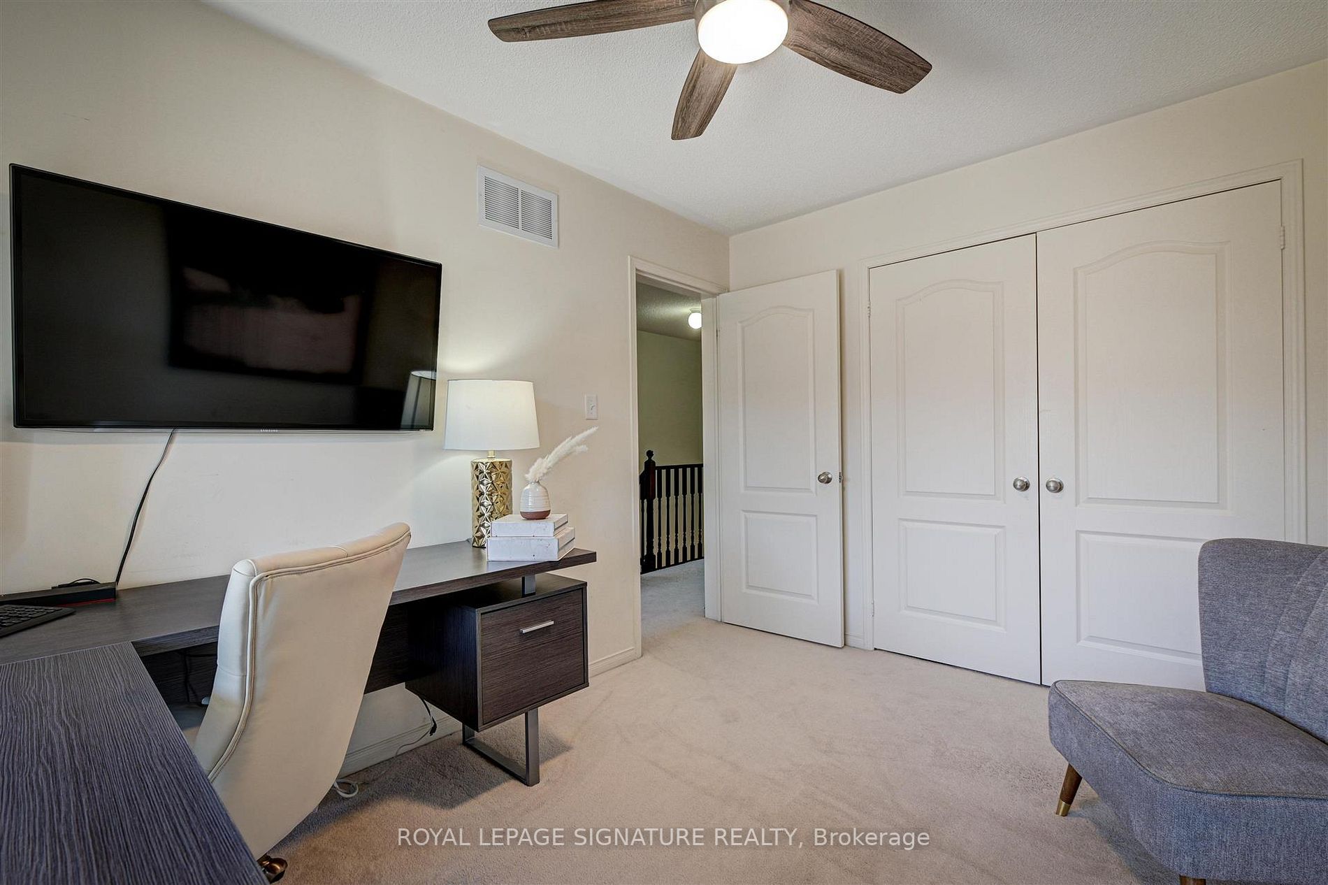 100 Expedition Cres
