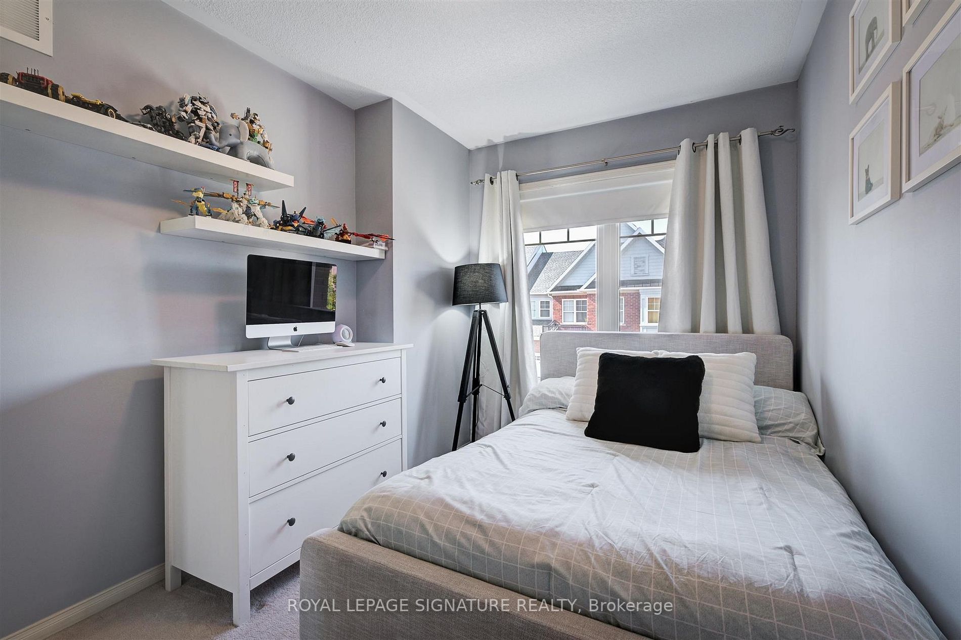 100 Expedition Cres