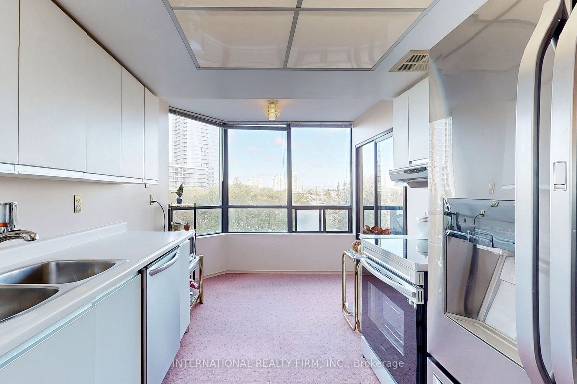 7420 Bathurst Street, #501