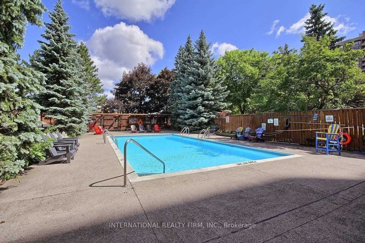 7420 Bathurst Street, #501