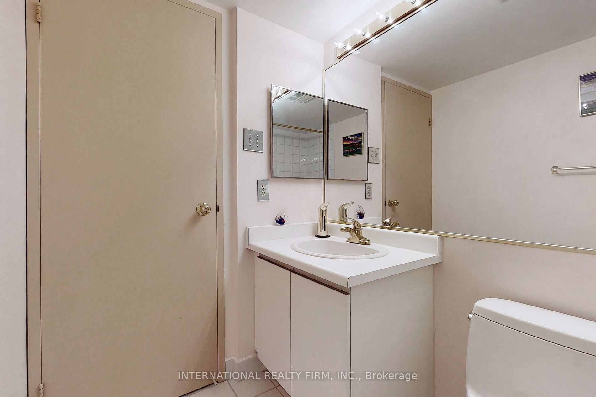 7420 Bathurst Street, #501