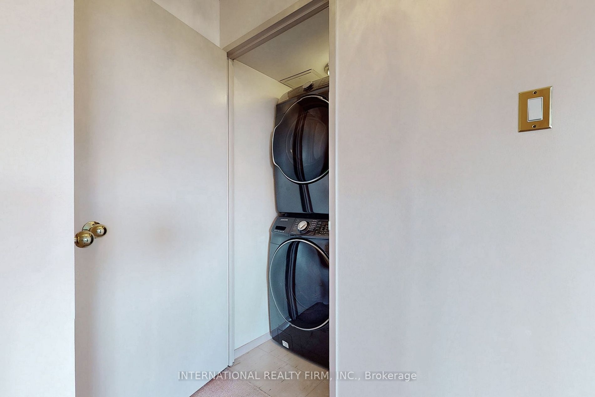 7420 Bathurst Street, #501