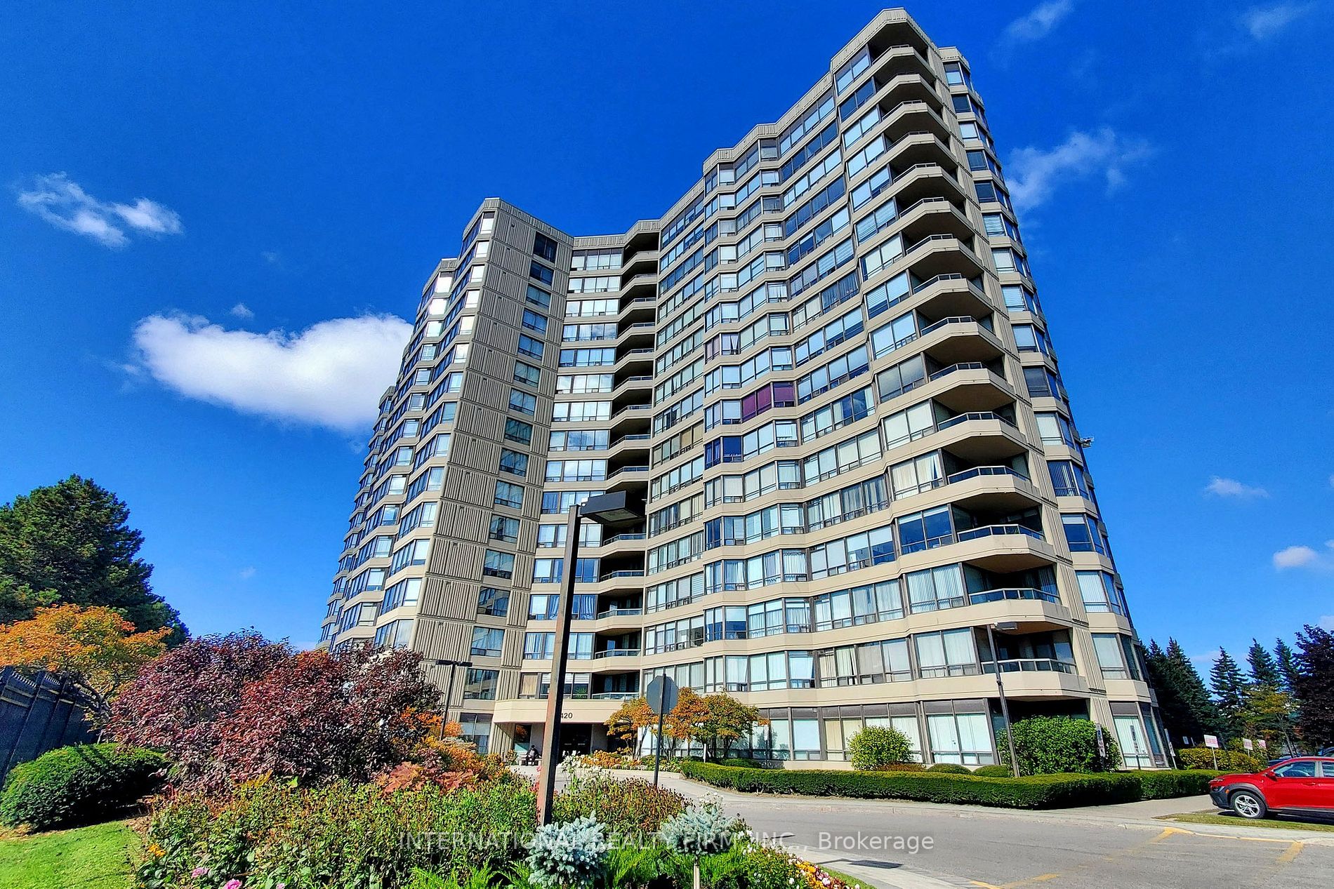 7420 Bathurst Street, #501