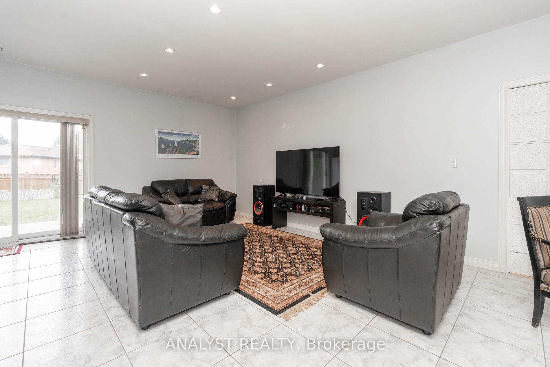 13076 Keele St