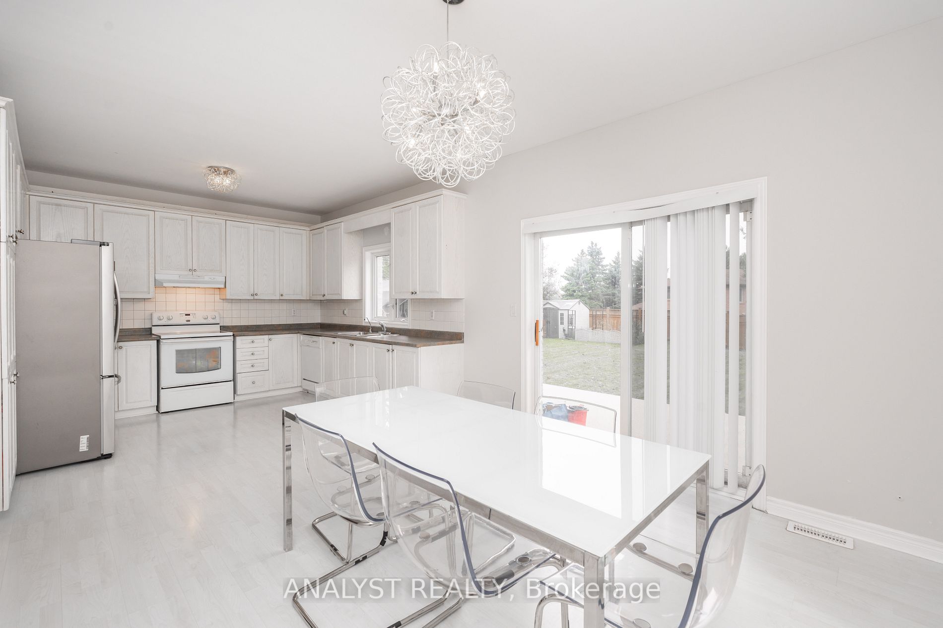 13076 Keele St