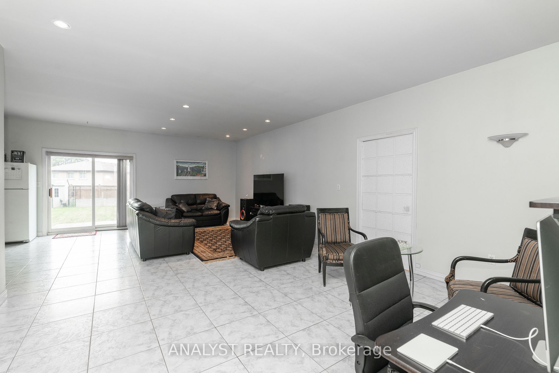 13076 Keele St