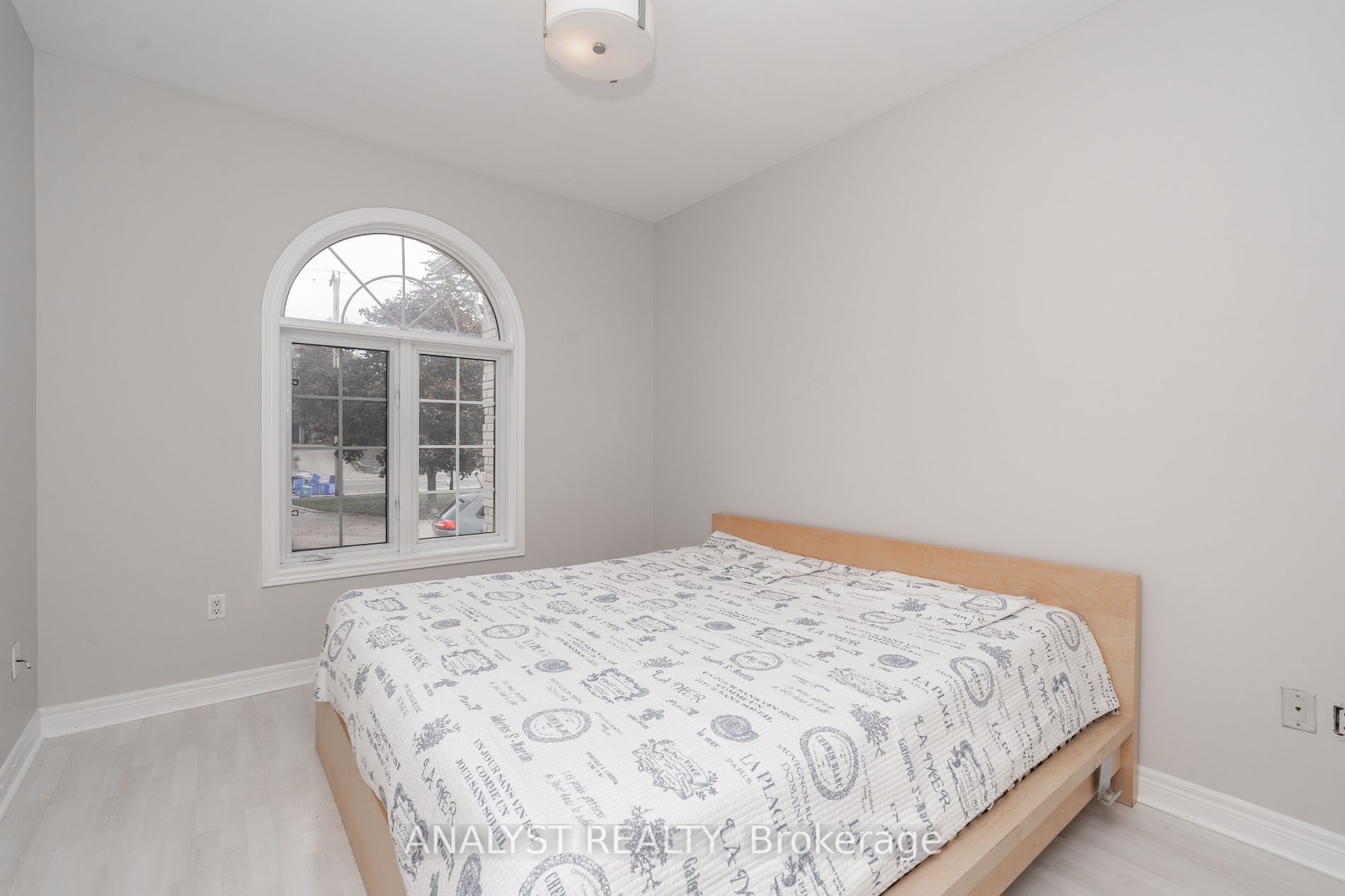 13076 Keele St