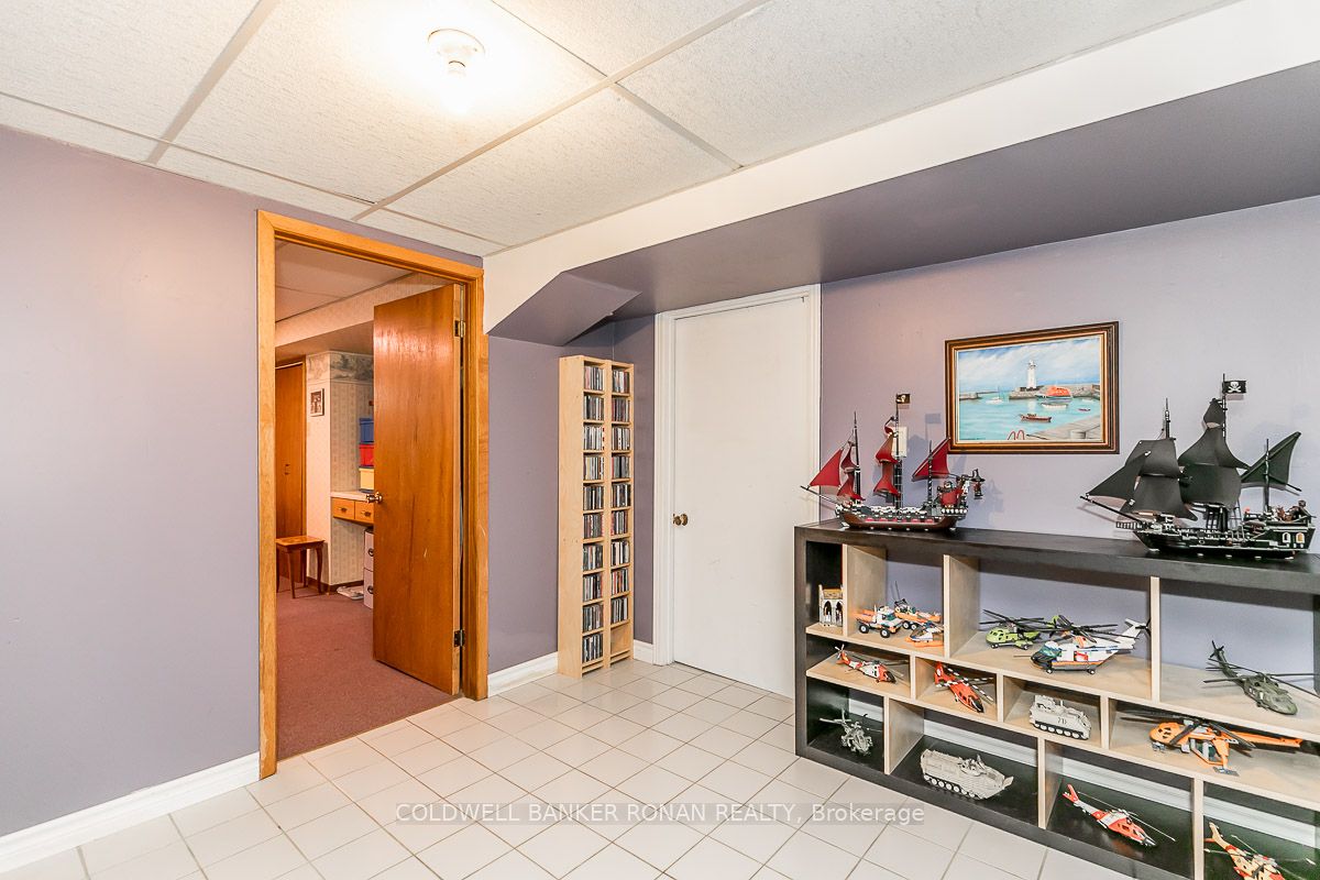 181 King St S