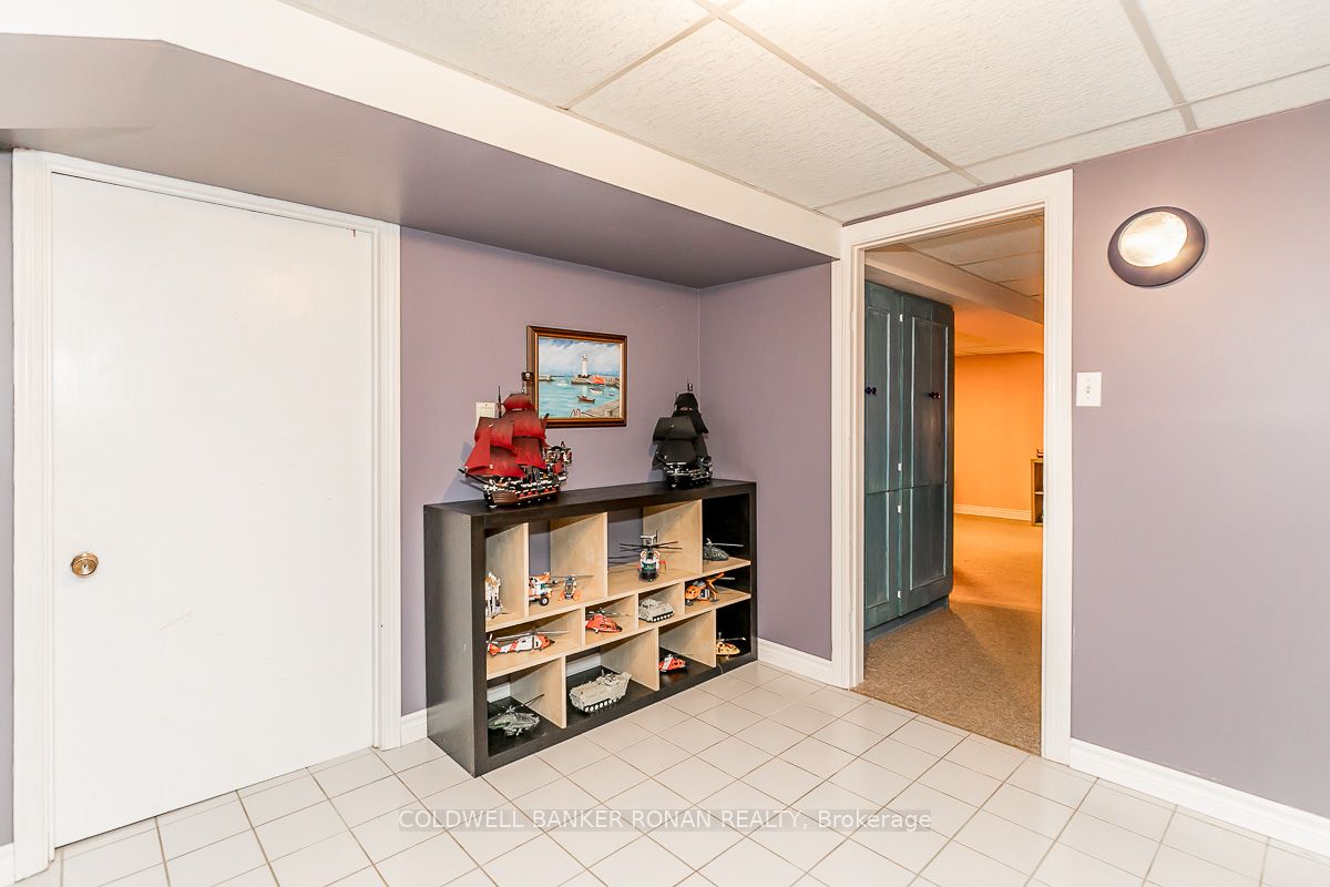 181 King St S