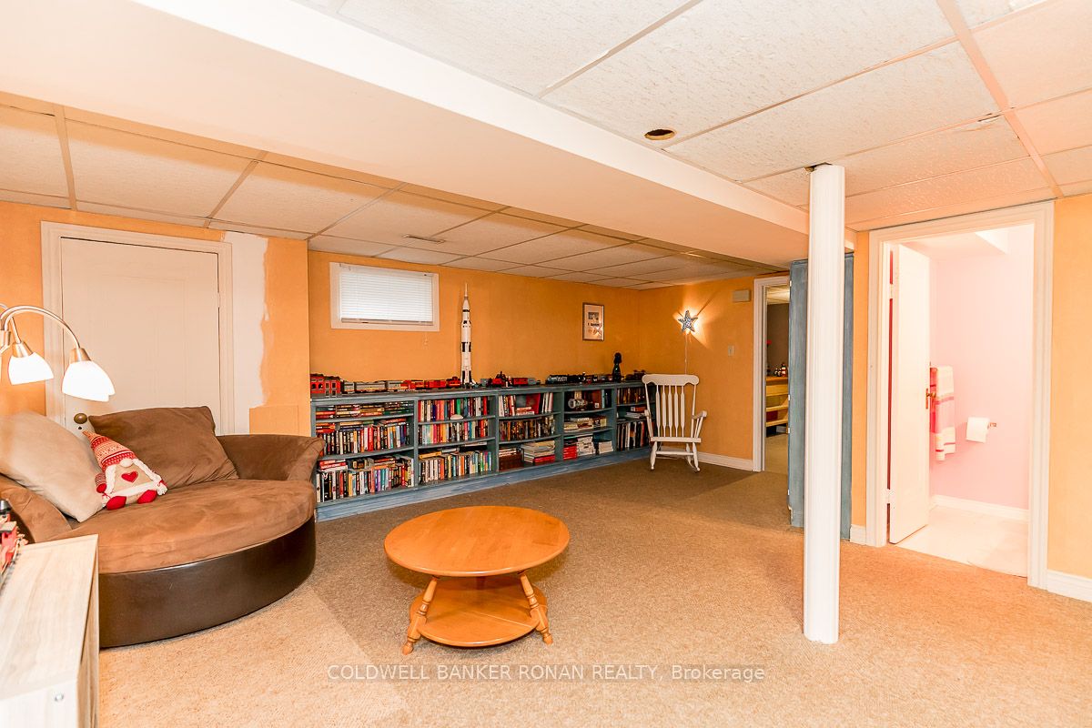 181 King St S
