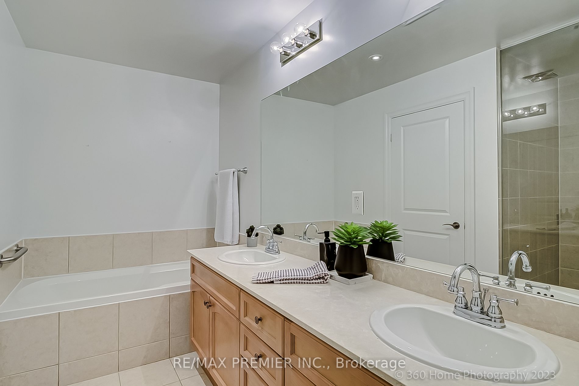 180 John West Way, #333