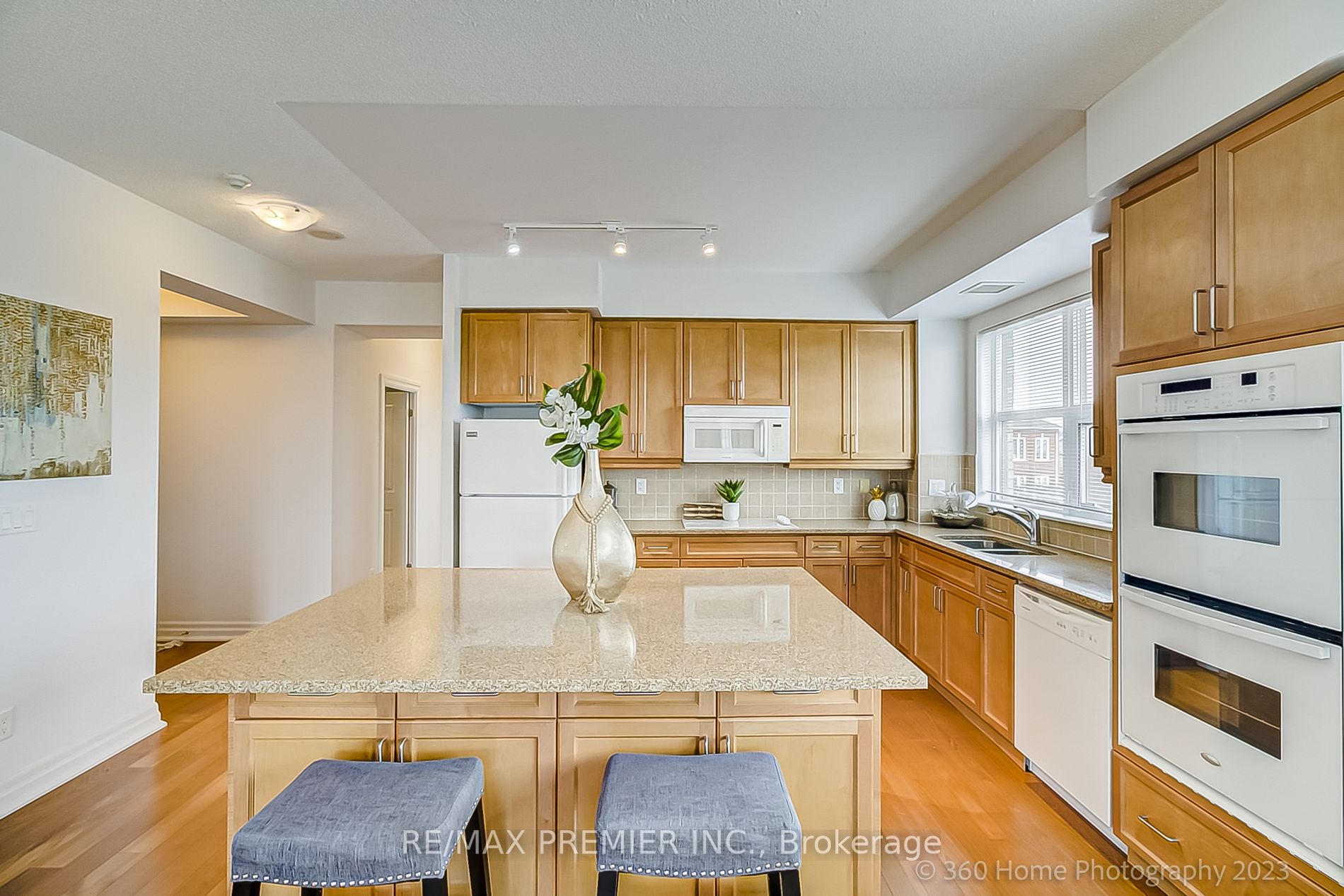 180 John West Way, #333