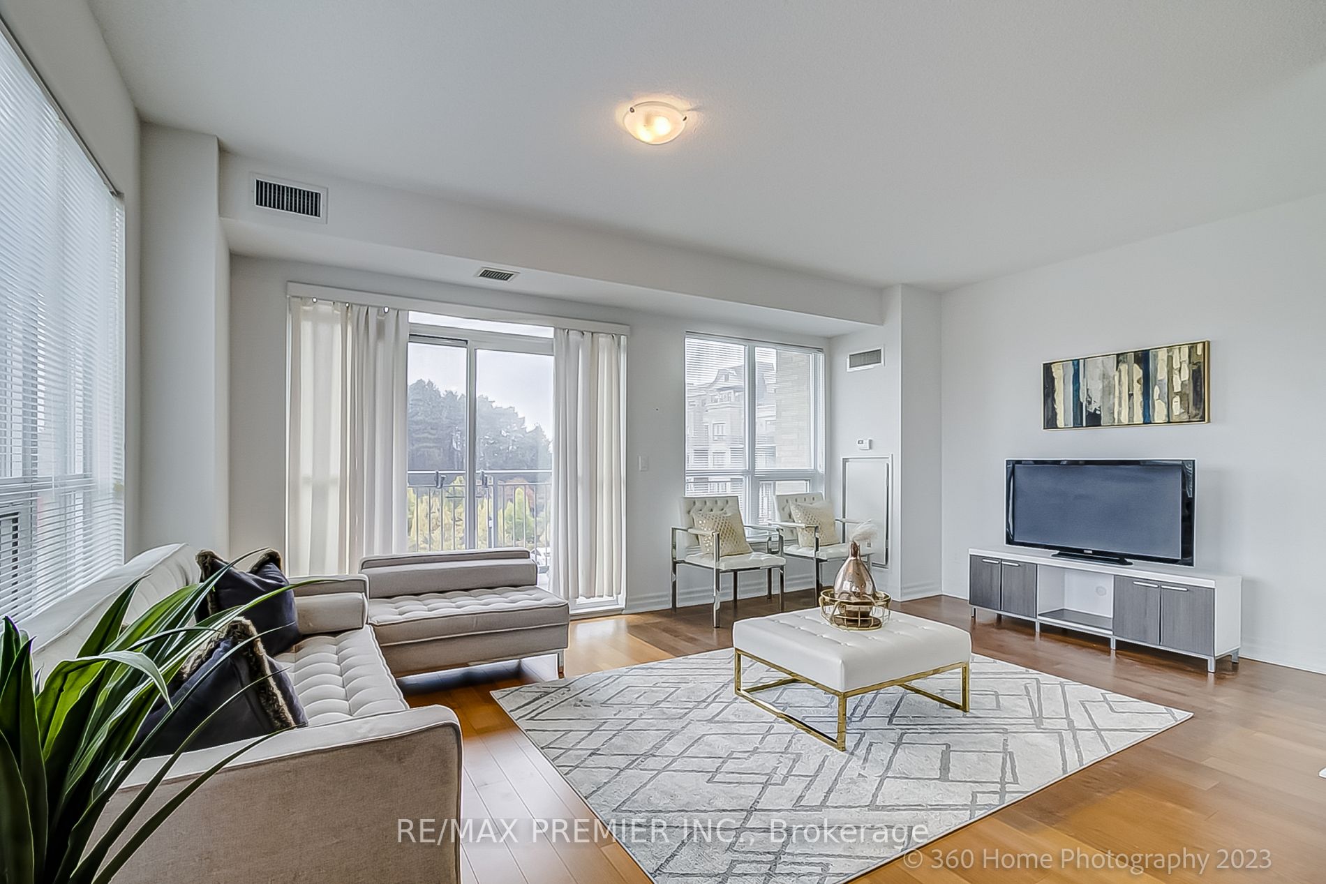 180 John West Way, #333